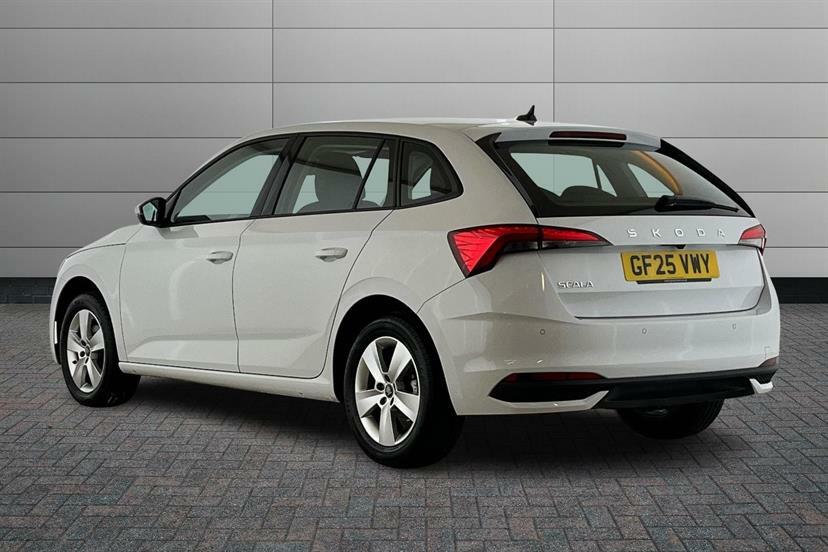 Skoda Scala 1.0 Tsi 116 Se Edition Dsg GF25VWY White #3