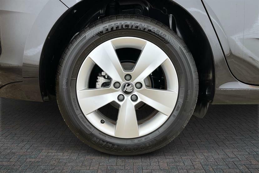 Skoda Scala 1.0 Tsi 116 Se Edition Dsg GF25ZTJ Black #5