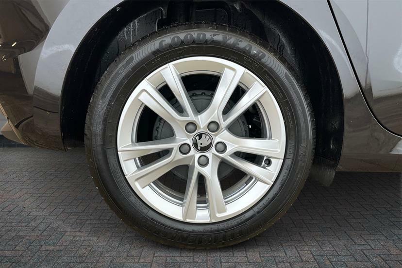 Skoda Fabia 1.0 Tsi 116 Se L Edition AU26PHZ Black #5