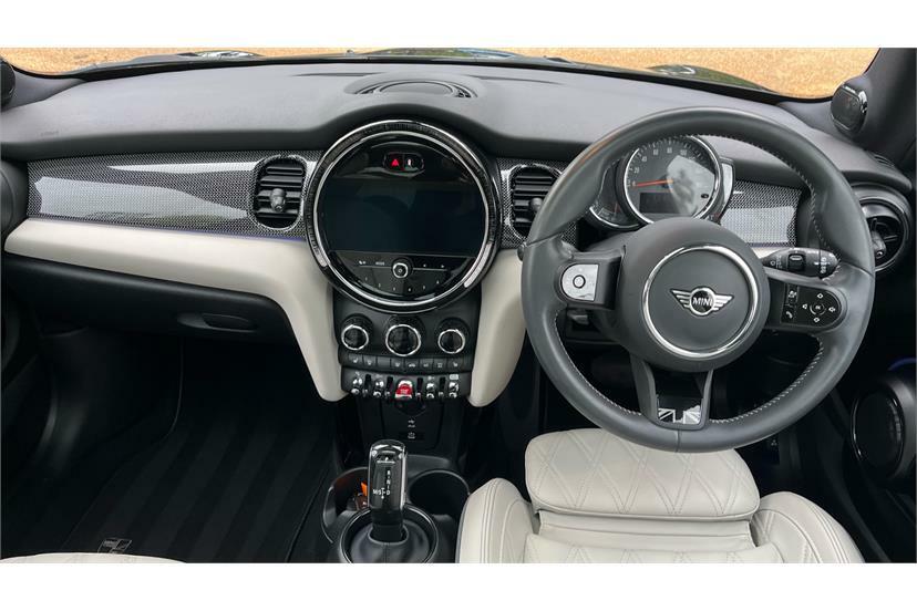 Mini Hatch 1.5 Cooper Exclusive Premium Plus AK72TGV Black #4