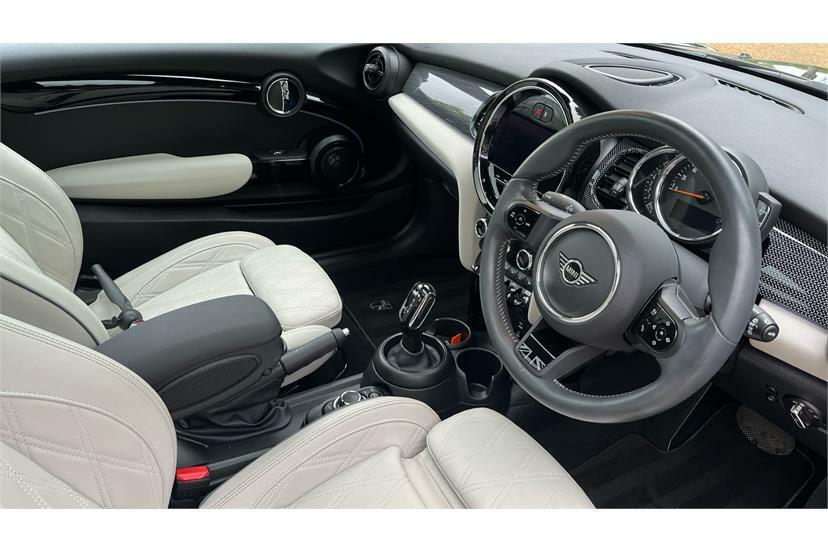 Mini Hatch 1.5 Cooper Exclusive Premium Plus AK72TGV Black #6