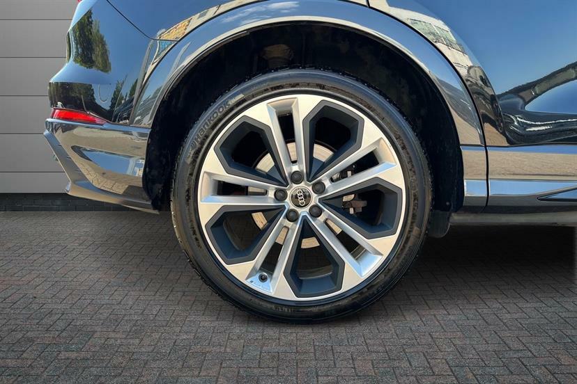 Audi Q3 40 Tfsi Quattro Black Edition S Tronic Cs LO22PGZ Black #5