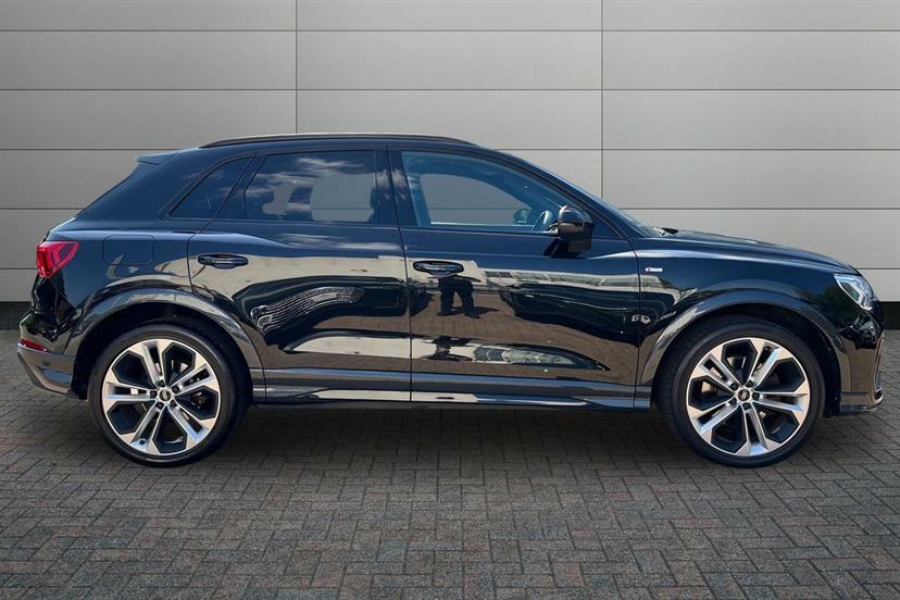 Audi Q3 40 Tfsi Quattro Black Edition S Tronic Cs LO22PGZ Black #4