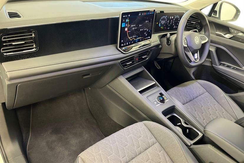 Volkswagen Tiguan 1.5 Etsi 150 Match Dsg AO26OGZ White #2