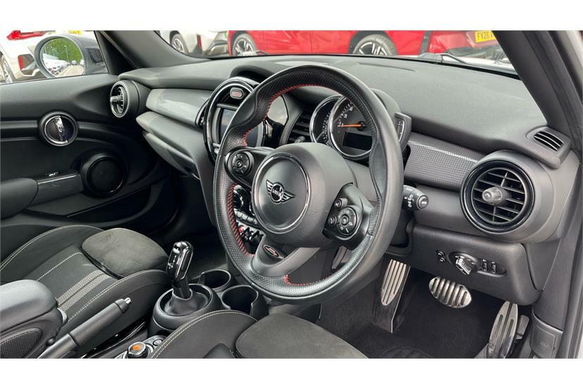 Mini Hatch 1.5 Cooper Sport II Comfortnav Pack HV69HYC White #6