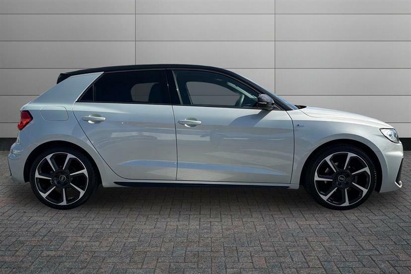 Audi A1 35 Tfsi Black Edition S Tronic ET23JVM Silver #4