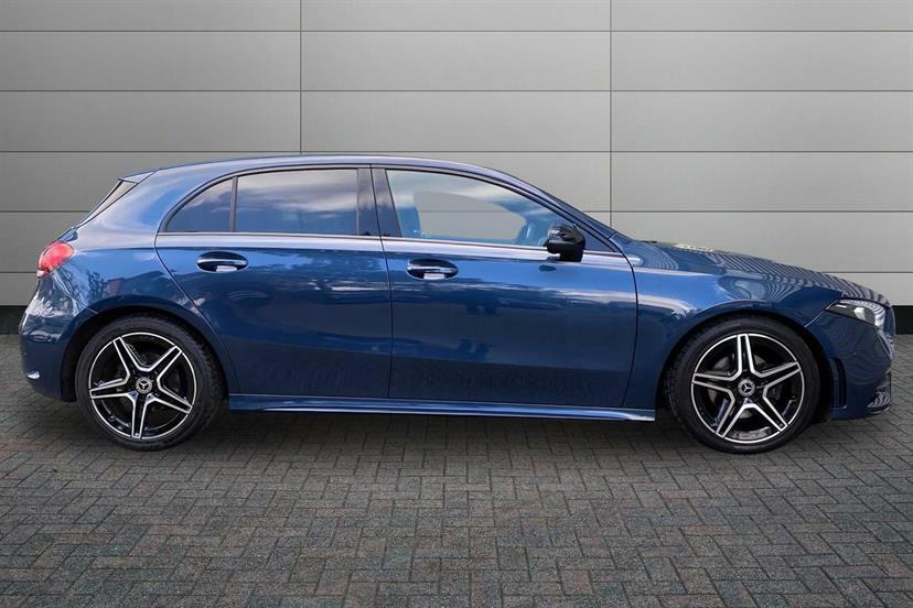 Mercedes-Benz A Class A200d Amg Line Executive KN23XRH Blue #3