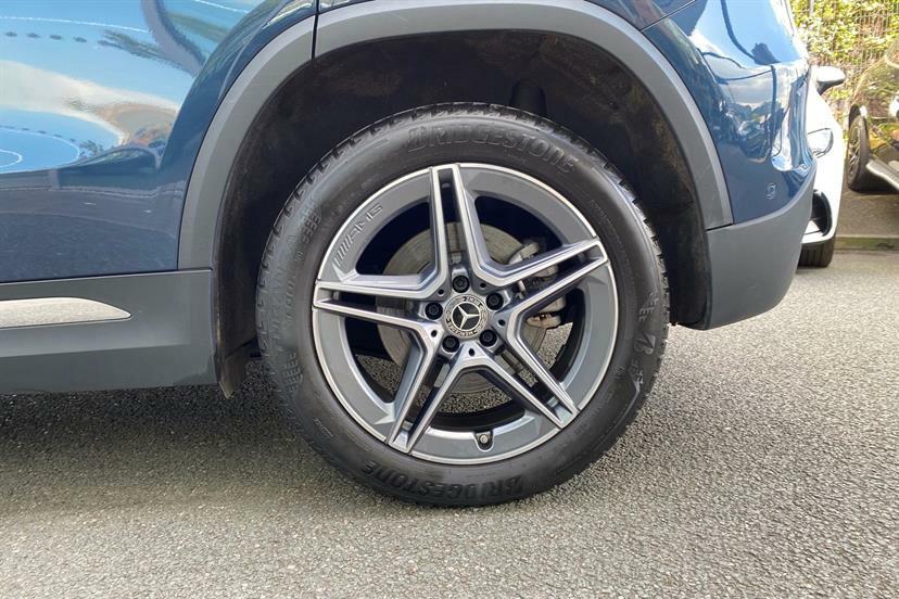 Mercedes-Benz GLA Class 250E Exclusive Edition Premium Blue #4
