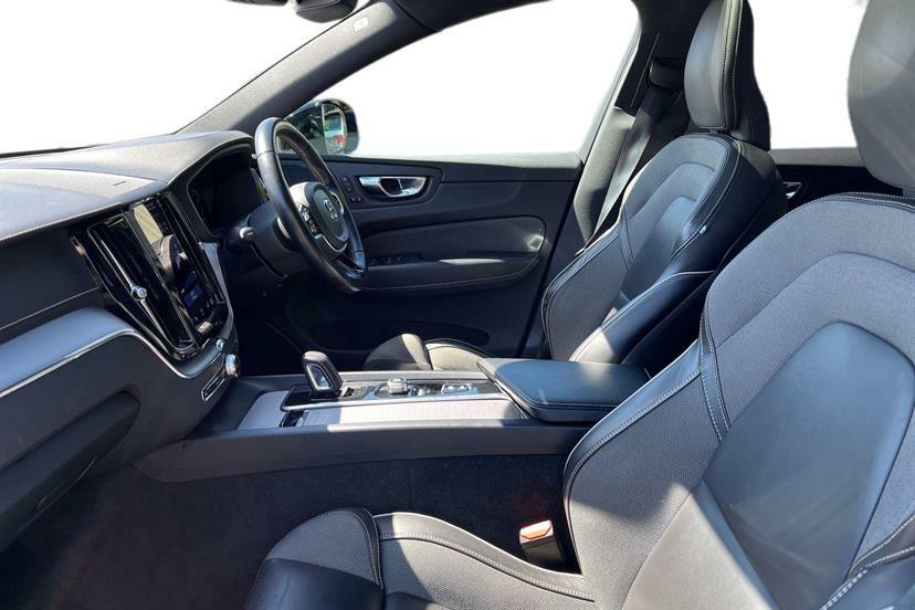 Volvo XC60 2.0 B5p 250 R Design Pro Geartronic KS21RUH Blue #2