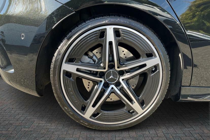 Mercedes-Benz A Class A35 4Matic Premium KN75VZJ Black #4