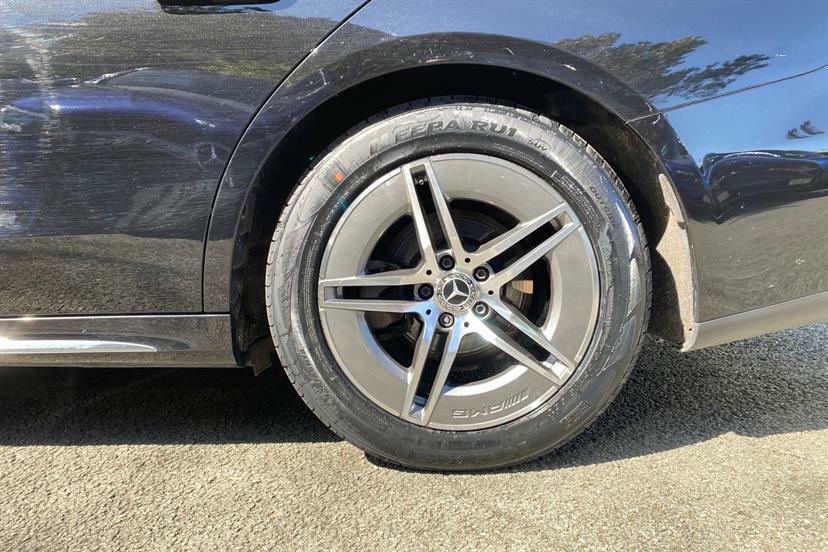 Mercedes-Benz E Class E200 Amg Line 9G-tronic KN25PXD Black #4
