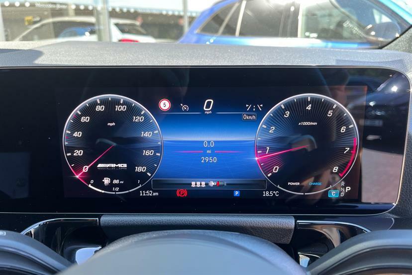 Mercedes-Benz GLA Class 35 4Matic Premium KP74ZXU Black #6