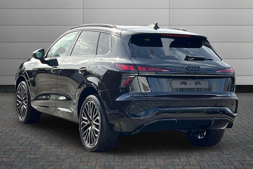 Audi Q3 1.5 Tfsi Edition 1 S Tronic Soundvision EK26HKX Black #3