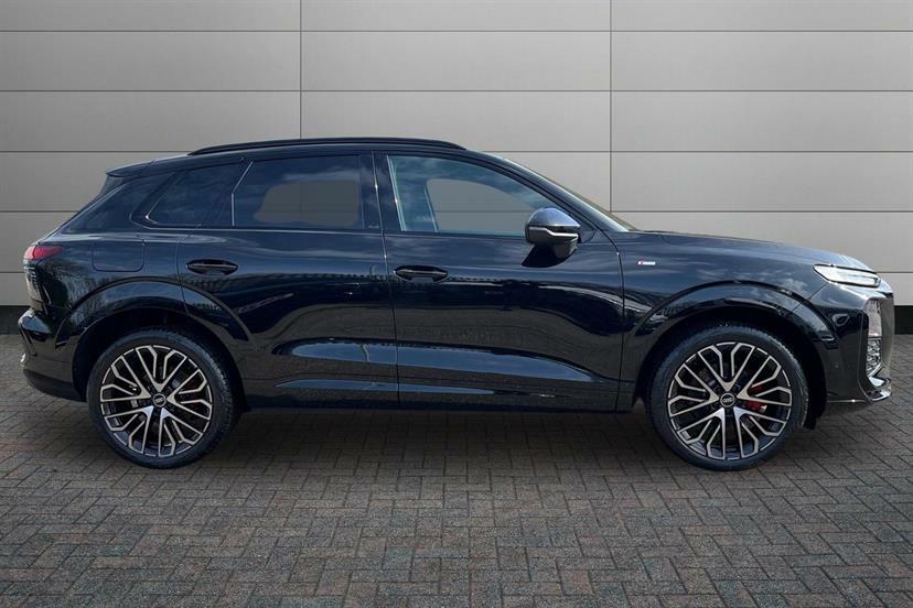 Audi Q3 1.5 Tfsi Edition 1 S Tronic Soundvision EK26HKX Black #4