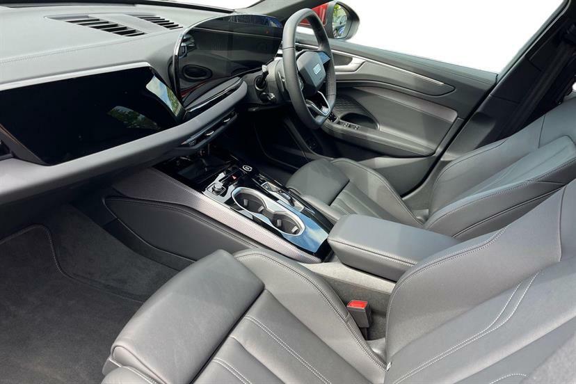 Audi A6 2.0 E-hybrid Quattro 299 S Line S Tronic Red #2