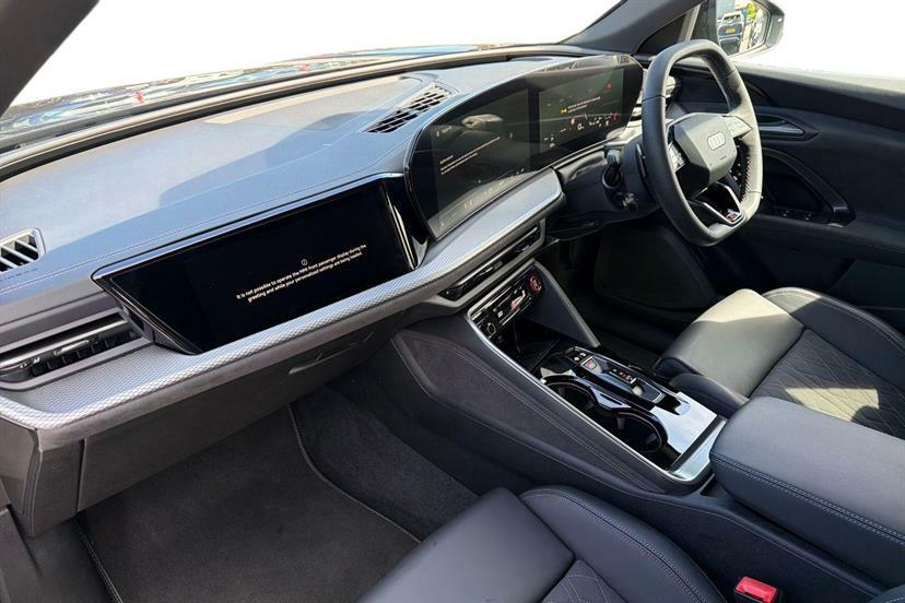 Audi Q5 2.0 Tdi Quattro Edition 1 S Tronic EJ75YWR Black #2