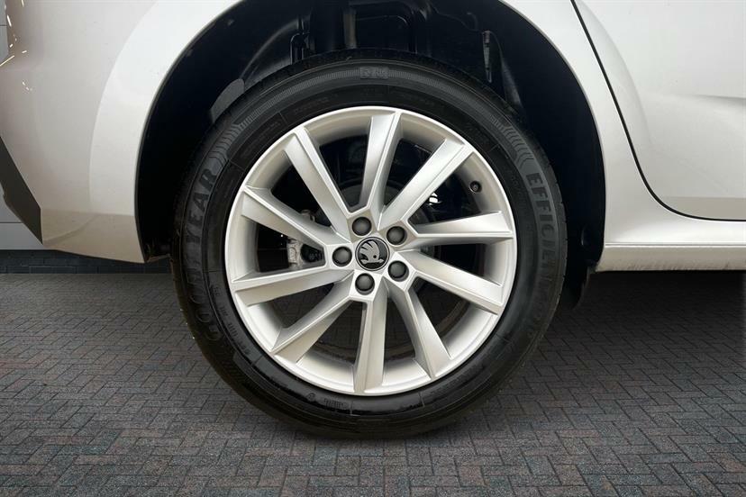 Skoda Kamiq 1.0 Tsi 95 Se Edition GL25VKD Silver #5