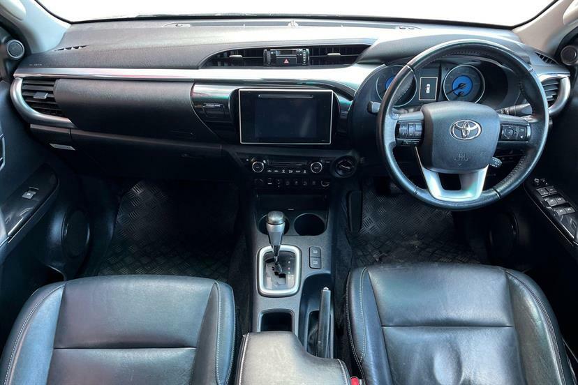 Toyota HILUX Invincible X Dcab Pick Up 2.4 D-4d Brown #6
