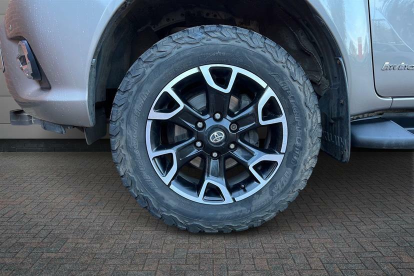 Toyota HILUX Invincible X Dcab Pick Up 2.4 D-4d Brown #5