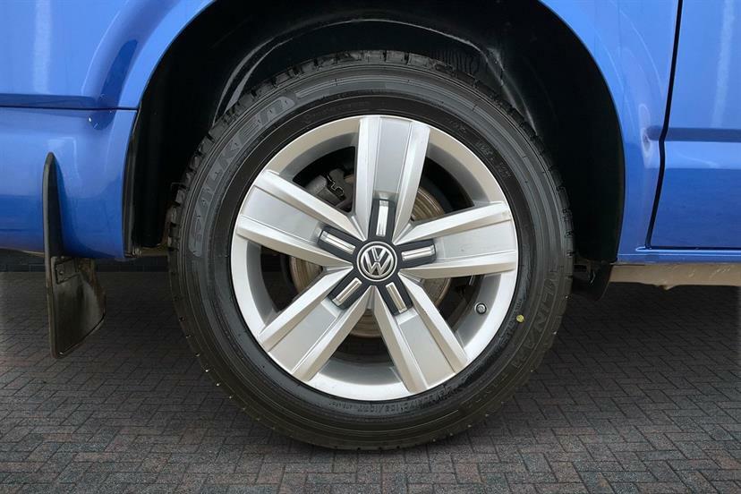 Volkswagen Transporter 2.0 Bitdi 204 Highline Kombi Van 4Motion Dsg AV22XRJ Blue #5