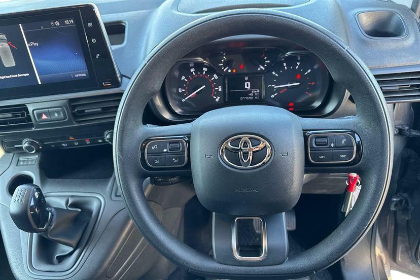 Toyota Proace City 1.5D 100 Active Van #8