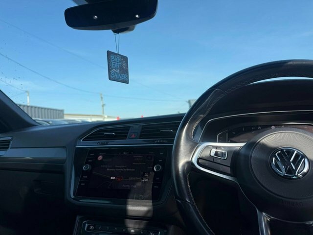 Volkswagen Tiguan Tdi R-line Suv VK19ZXC Black #6