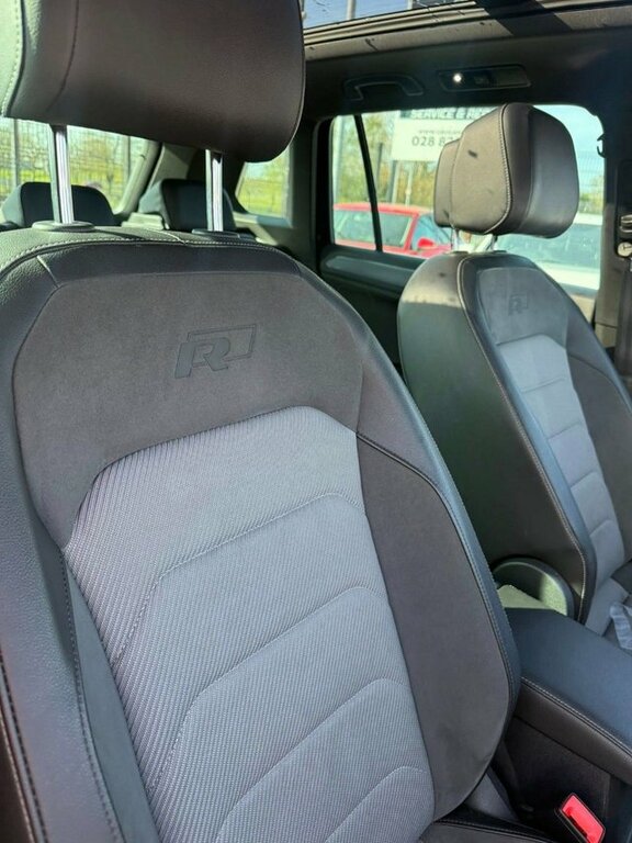 Volkswagen Tiguan Tdi R-line Suv VK19ZXC Black #4