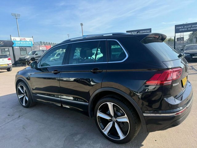 Volkswagen Tiguan Tdi R-line Suv VK19ZXC Black #3