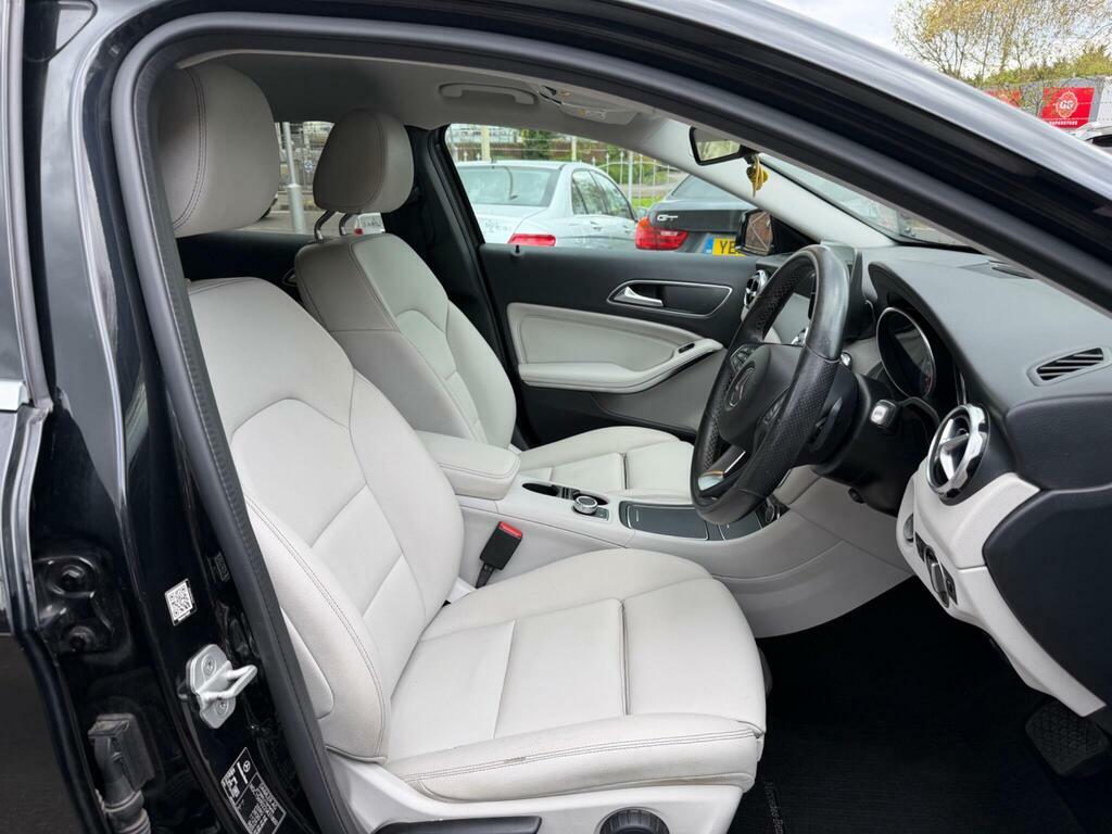Mercedes-Benz GLA Class 2.1 Gla200d Sport Executive 7G-dct 4Matic Euro 6 DN67AEW Black #6