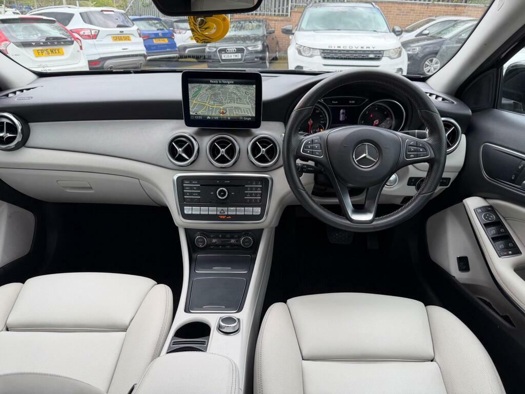 Mercedes-Benz GLA Class 2.1 Gla200d Sport Executive 7G-dct 4Matic Euro 6 DN67AEW Black #4
