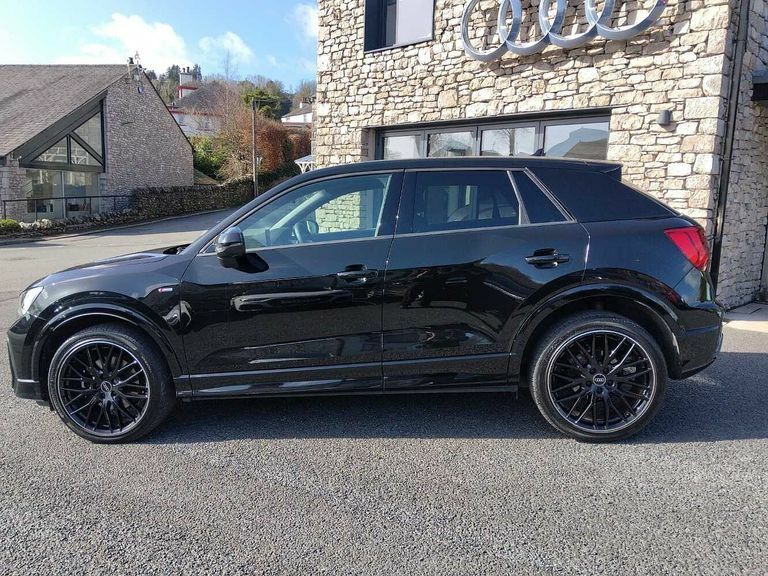 Audi Q2 Black Edition 35 Tfsi 150 Ps S Tronic KS24VBZ Black #4