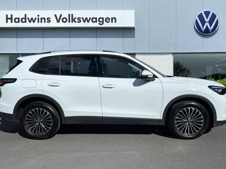 Volkswagen Tiguan 1.5 Etsi 150 Match Dsg PJ24XOV White #3