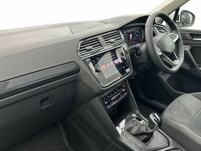 Volkswagen Tiguan 1.4 Tsi Ehybrid Elegance Dsg PG23LLW White #2