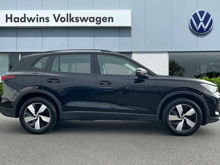 Volkswagen Tiguan 1.5 Etsi 150 Life Launch Edition Dsg PJ24AGX Black #4