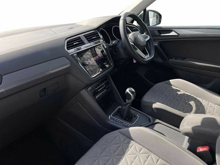 Volkswagen Tiguan 1.5 Tsi 150 Life PF22PRZ Grey #2