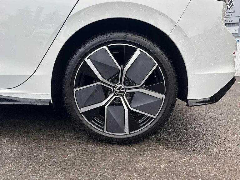 Volkswagen Golf 1.5 Etsi 150 Black Edition Dsg PN75THV White #5