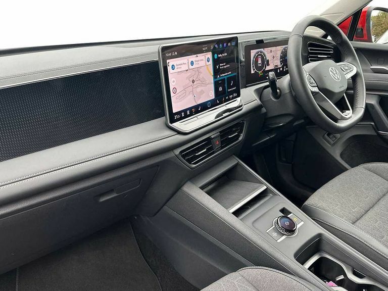 Volkswagen Tiguan 1.5 Etsi 150 Match Dsg PJ75YWR Red #2