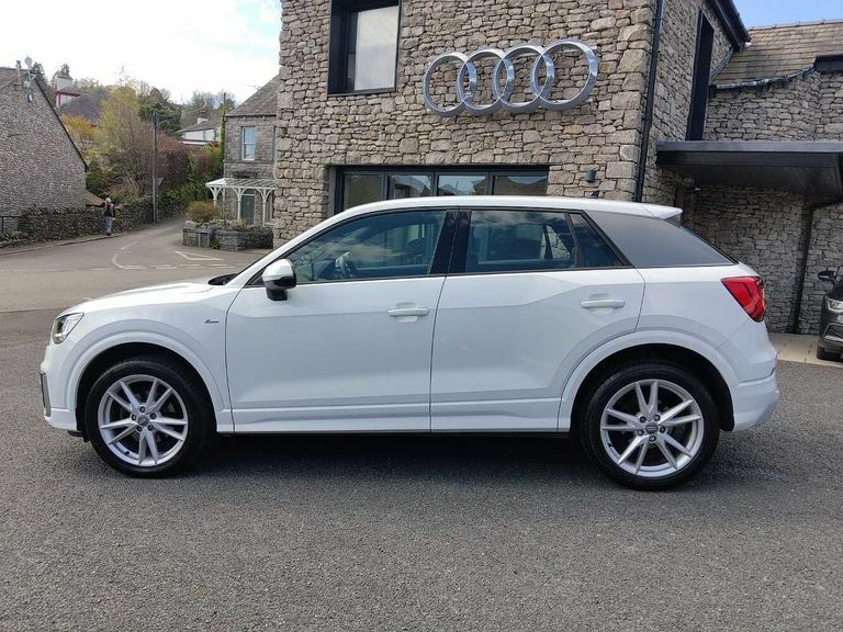 Audi Q2 S Line 35 Tfsi 150 Ps S Tronic AW19NNC White #4