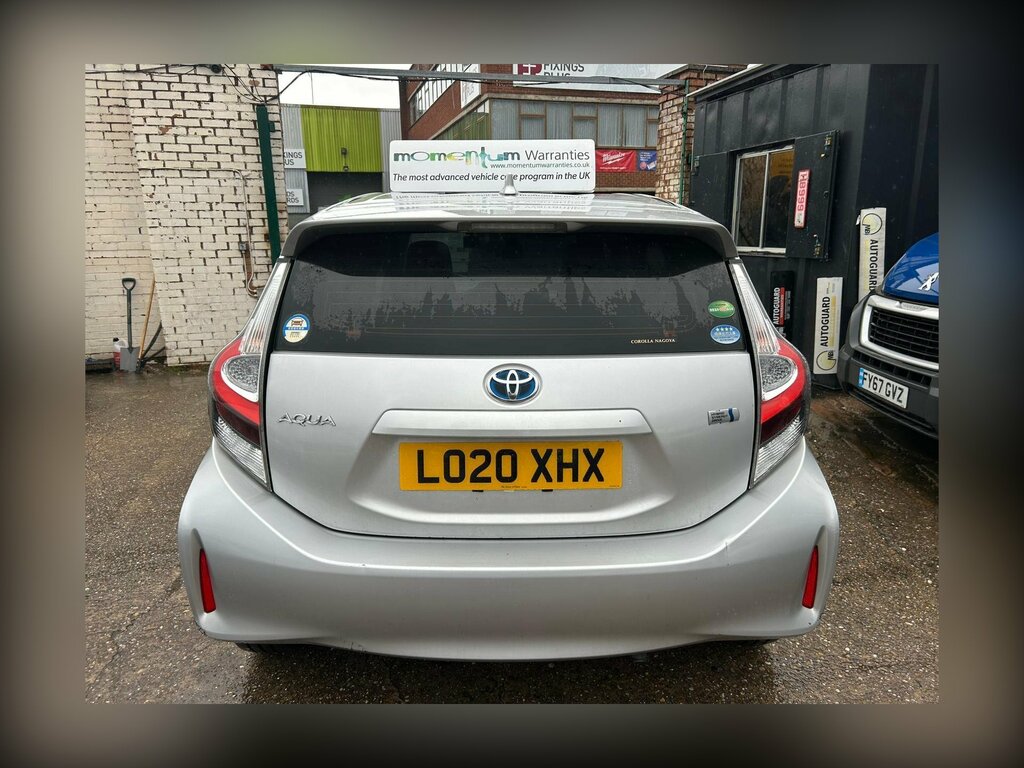 Toyota Aqua 1.5 Hybrid Silver #6