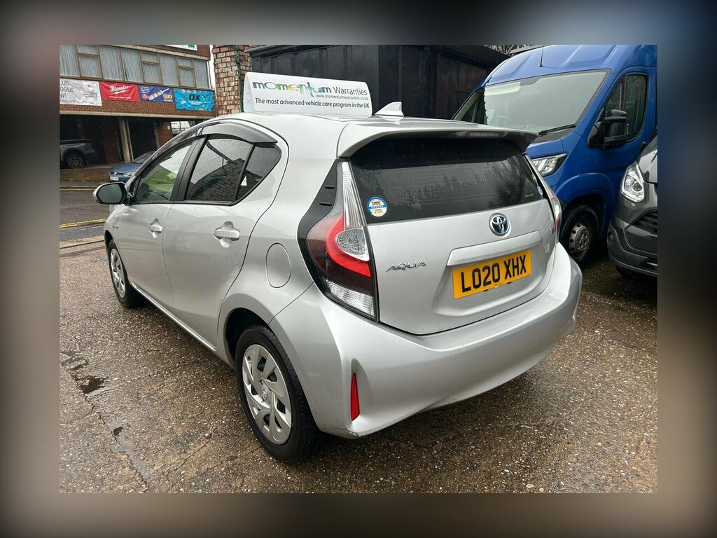 Toyota Aqua 1.5 Hybrid Silver #3
