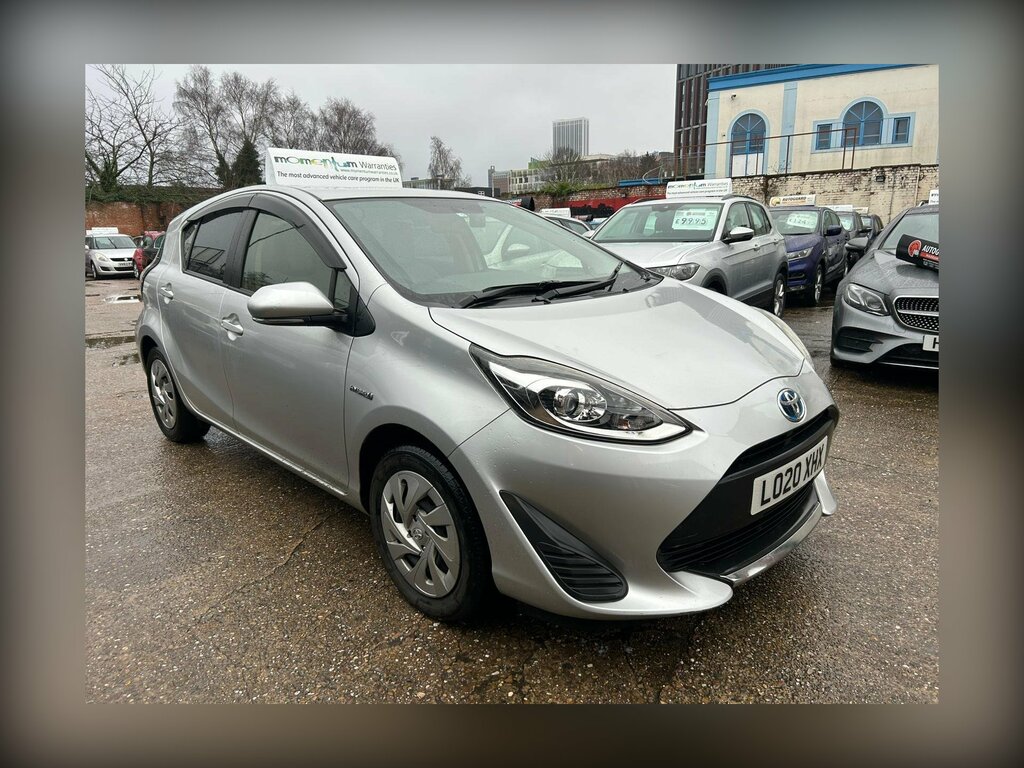Toyota Aqua 1.5 Hybrid Silver
