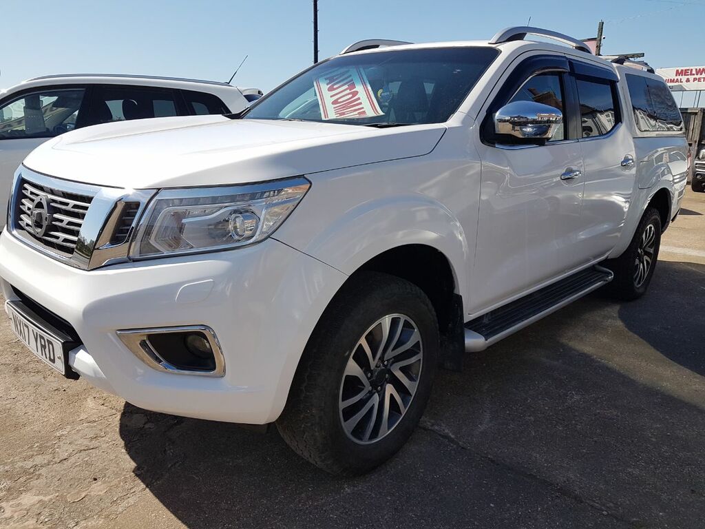 Nissan Navara Double Cab Pick Up Tekna 2.3Dci 190 4Wd - 201 NX17YRD White