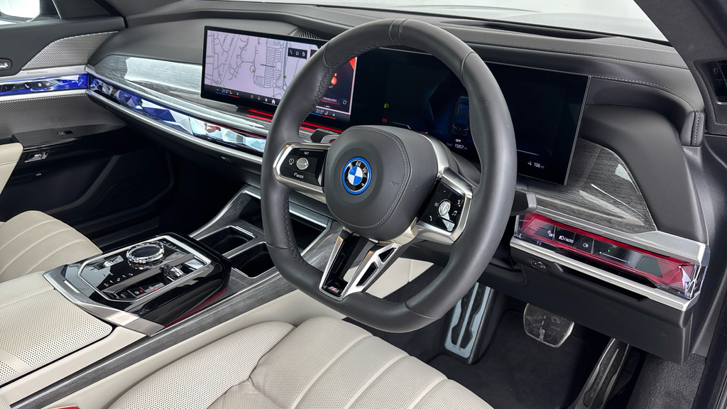 BMW i7 50 105.7Kwh M Sport Edrive Black #6
