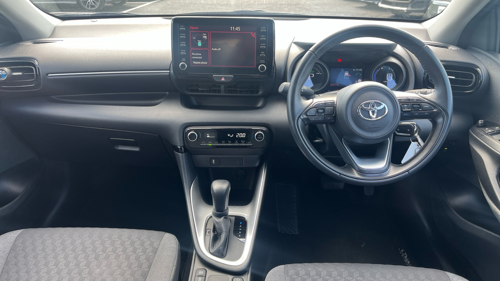 Toyota Yaris 1.5 Vvt-h Design E-cvt Euro 6 Ss White #4