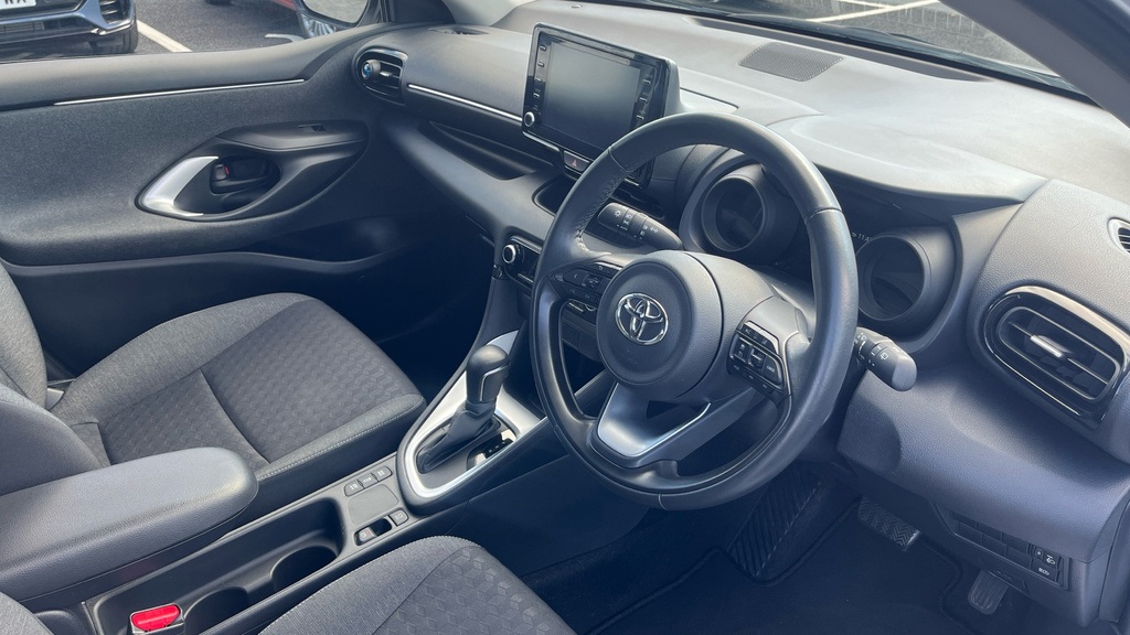 Toyota Yaris 1.5 Vvt-h Design E-cvt Euro 6 Ss White #6