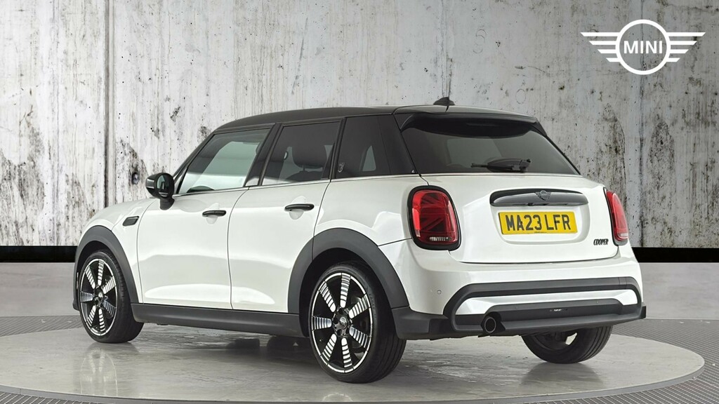 Mini Hatch 1.5 Cooper Exclusive Steptronic Euro 6 Ss White #2