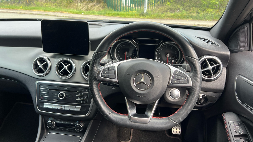 Mercedes-Benz GLA Class 1.6 Gla180 Amg Line Edition 7G-dct Euro 6 Ss Black #5