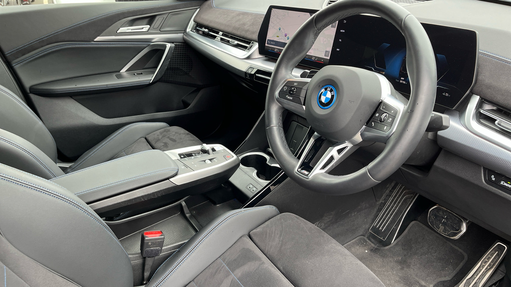 BMW iX2 20 66.5Kwh M Sport Edrive 11Kw Charger Black #6
