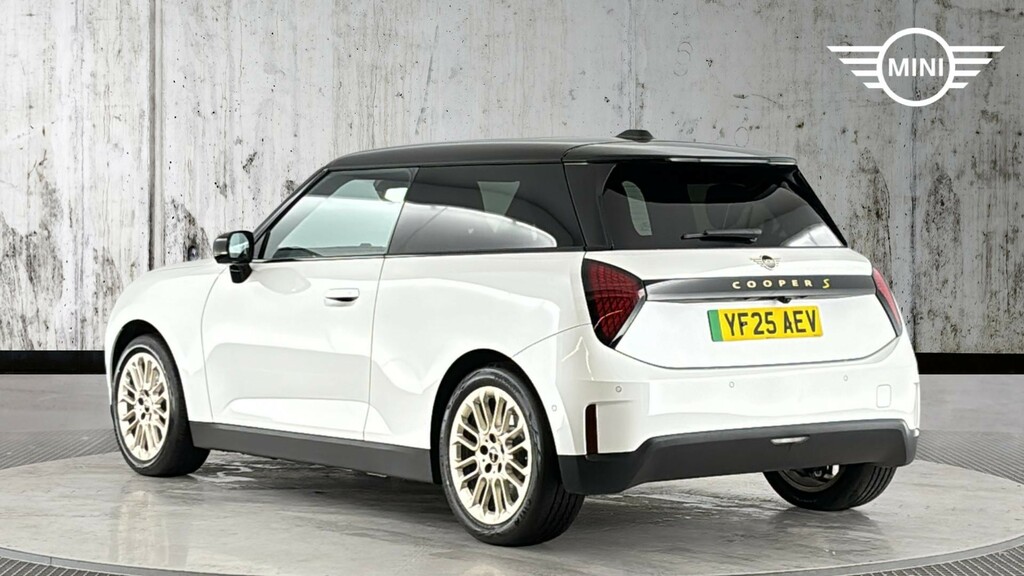 Mini Hatch Se 54.2Kwh Exclusive White #2