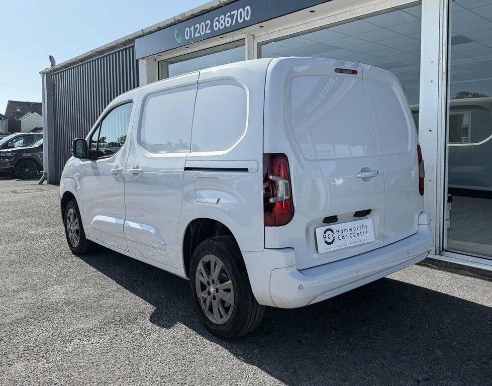 Peugeot Partner 1.5L Asphalt Premium LS23HGE White #4